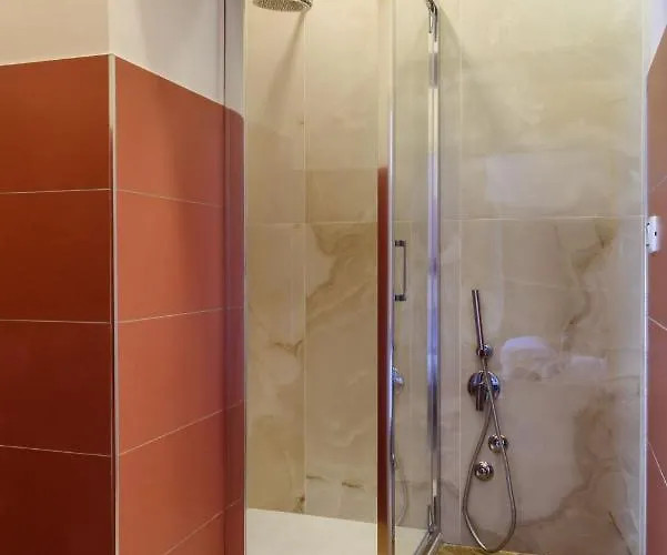 Domus Angioina 3*
